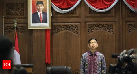Indonesia’s leading presidential hopeful picks Widodo’s son to run for VP in 2024 election